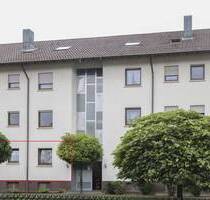 Vermietete 3-Zi.-EG-Hochparterre-Wohnung mit Küche, Stellplatz, Keller und Balkon in Innenstadtlage - Gernsbach