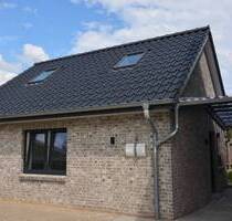 Haus mit kleinem Garten in zentraler Lage in Heide