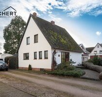 Einfamilienhaus mit Nebengebäude auf großem Grundstück in Tangstedt zu verkaufen