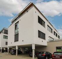 Neuwertige Zwei-Zimmer-Penthouse Wohnung mit schöner Dachterrasse, Aufzug und EBK in Dietenheim