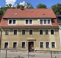 Wohnen im Stadtzentrum - 100.000,00 EUR Kaufpreis, ca.  120,00 m² Wohnfläche in Glashütte (PLZ: 01768)