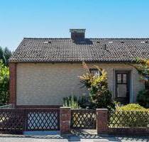 Gepflegte Doppelhaushälfte mit Baugrundstück in Waldrandlage von Geesthacht