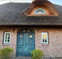 Charmantes Hausteil in Morsum - 1.350.000,00&nbsp;EUR Kaufpreis, ca.&nbsp; 115,00&nbsp;m&sup2;&nbsp;Wohnfl&auml;che in Morsum (PLZ: 25980)