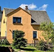 Kleines Häuschen in dörflicher Idylle. - Oberlauterbach