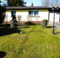 - Ideal für 1 bis 2 Personen - Kleines Einfamilienhaus mit Garage - - Weißenfels