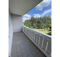 Naundorf, OT Hof...Grün soweit das Auge reicht und Balkon!