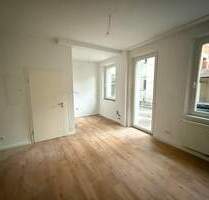 Helle 2-Zi.-Whg. im Erdgeschoss mit Einbauküche und Balkon - Fürth Innenstadt