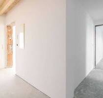 Fast Neubau! Stilvolle 3-Zimmer-Wohnung mit Südbalkon und 2 Stellplätzen in Ellgau