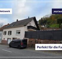 geräumiges Familienhaus mit sonnigem Stufengarten in zentraler ruhiger Lage - Homburg / Kirrberg