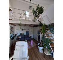 **Architektonische Glanzleistung! Außergewöhnliche 1,5 Zimmerwohnung auf 2 Ebenen, mit Einbauküche und Balkon** - Bonn Zentrum