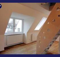 Individuelle Wohnung & Schlaf-Galerie, Einbauküche und Tageslichtbad, sichtbare Balken, Neubau 2021 - Wedel