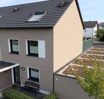 Zögern Sie nicht: Neuwertiges Reiheneckhaus mit Garten, Garage und Freistellplatz in Süßen