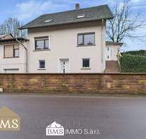 Großes Wohnhaus mit Garagen und Garten ! - Lahr