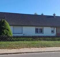 Einfamilienhaus u. Scheune mit Potenzial 2.500 m² Grund - Heinrichswalde