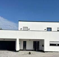 Erstbezug: Moderne Erdgeschosswohnung mit gehobenem Standard, inkl. hochwertiger EBK - Holzappel