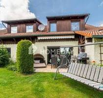 Einziehen & Wohlfühlen: Großes Einfamilienhaus mit Außenpool & idyllischer Terrasse - Siegenburg
