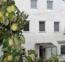Zweifamilienhaus mit Potenzial in idyllischer Hanglage von Buchbach