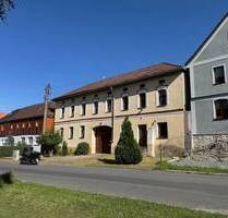Leben auf dem Land in wunderschöner Natur ! Viel Platz für eine große Familie in Moßbach.