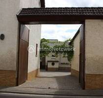 Platz für Ihre Ideen ! Großzügiges Anwesen mit Wohnhaus, Scheune und Bauplatz - Jugenheim
