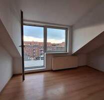 Großzügige 3-Zimmer Dachgeschoßwohnung mit Balkon und Stellplatz - Erfurt Johannesvorstadt