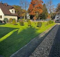 Solides Einfamilienhaus mit Doppelgarage und Baulandreserve. - Zeuthen
