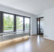 Helle 2,5 - Zimmer Wohnung mit schönem Ausblick, Einbauküche und TG-Stellplatz - Weilheim an der Teck