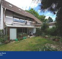 Zweifamilienhauses in Hannover-Bemerode, mit Wintergarten, Garage
