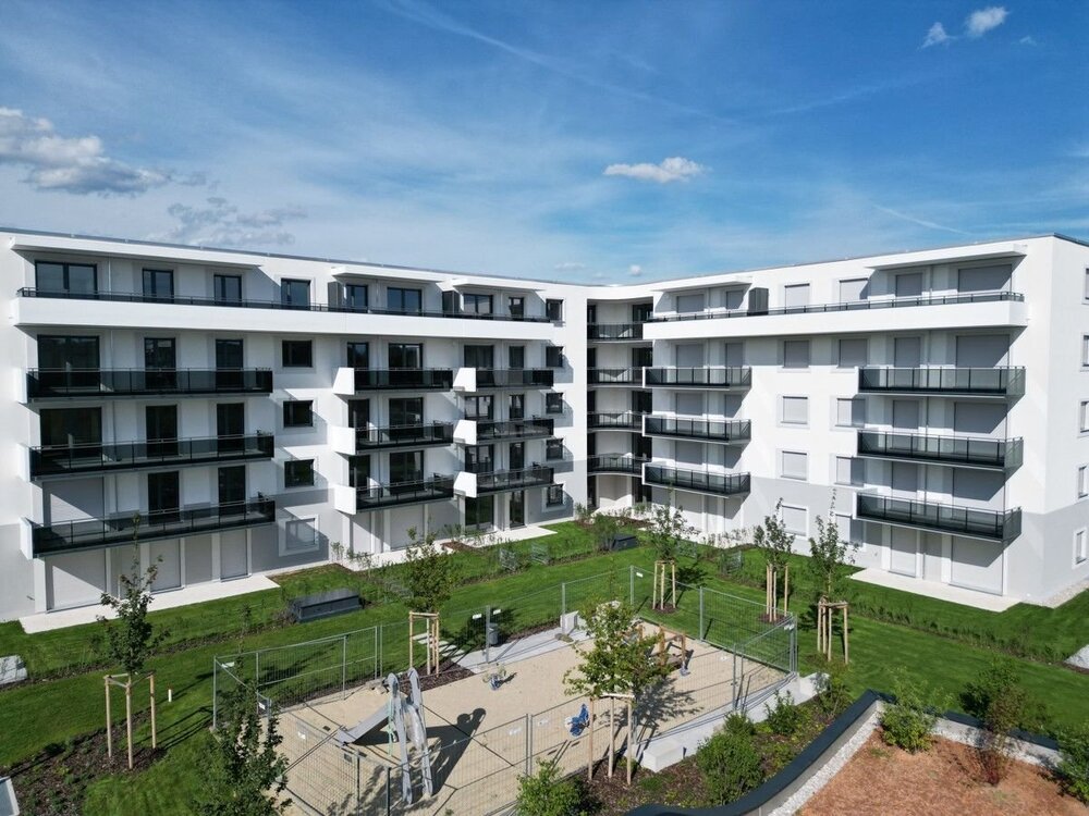 verfügbar ab August 2024: helle 2-Zimmer Dachgeschoss-Neubau-Wohnung mit großer Loggia - Unterhaching