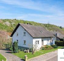 Großzügiges Einfamilienhaus mit ca. 210?m² bewohnbarer Fläche, Garage und Garten am Bach - Weiler bei Monzingen