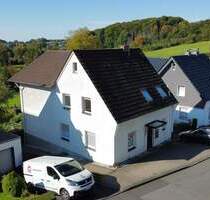 Freistehendes Zweifamilienhaus mit großem Grundstück - Kürten Miebach