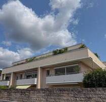 TOP-LAGE von Ahrweiler! Moderne und lichtverwöhnte Terrassenwohnung mit Blick auf Hohenzollern! - Bad Neuenahr-Ahrweiler