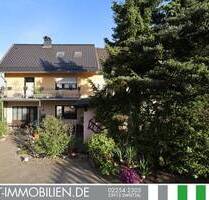 Nur mit Koffer umziehen: Einfacher geht es nicht! Besonderes Einfamilienhaus in gesunder Höhenlage - Vettelschoß