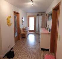 Lichtdurchflutete 3Z-DG-Wohnung mit Garten, Abstellräumen und Garage in Beverstedt (Zentrum)