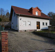 Nähe Klinikum: Älteres Wohnhaus mit Garten im Stadtgebiet - Coburg Ketschendorf