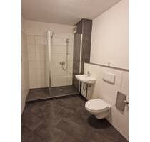 Erstbezug - hochwertige, barrierefreie 2-Raum-Wohnung mit Fahrstuhl, Balkon, Dusche und TG-Stellplatz - Döbeln