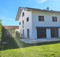 Neuwertige Doppelhaushälfte mit viel Platz und Wohlfühlcharakter - Burghausen Scheuerhof