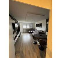 Helle, modernisierte Wohnung mit Balkon & Tiefgaragenstellplatz - ideal zum Wohnen oder Investieren - Nürnberg Gartenstadt