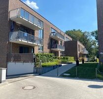 Neuwertige und absolut grün gelegen! 2-Zimmerwohnung (Neubaucharakter) mit großem Südwestbalkon in zentraler, aber ruhiger Lage von Hamburg-Eißendorf!