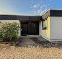 Familienparadies im Südwesten von Nürnberg-Langwasser: Großes Gartenhofhaus mit idyllischem Garten