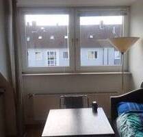 Helle und möblierte Dachgeschosswohnung vis-á-vis der Uni - Hildesheim Marienburger Höhe