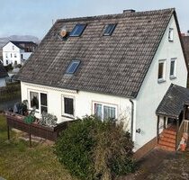 Zweifamilienhaus in ruhiger Lage von Habichtswald-Ehlen - Viel Potenzial für Ihr Traumhaus - Habichtswald / Ehlen