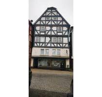 Treysa! Fachwerkliebhaber und Handwerker aufgepasst! Wohn- und Geschäftshaus direkt am Marktplatz! - Schwalmstadt Ziegenhain
