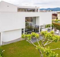 LUXURIÖSES EINFAMILIENHAUS MIT EINLIEGERWOHNUNG, GROßEM GARTEN & POOL IN BAD KROZINGEN
