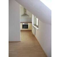 Agnesstr. * EBK, Wanne und Laminat...2-Raum-DG-Whg...schick saniert * - Chemnitz Schloßchemnitz