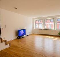 Mitten in der schönen Altstadt! Glücklich wohnen über 3 Etagen mit Balkon und Einbauküche! - Nürnberg Sebald