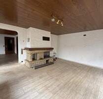 Großzügiges Zweifamilienhaus mit Einliegerwohnung in Aichtal - Sanierungsobjekt mit viel Potenzial