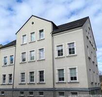 Schöne 3 Raum Wohnung in Oelsnitz + EBK möglich + Stellplatz