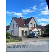 Mehrfamilienhaus mit 9 Einheiten, Garten, Stellplätzen und Garagen - Reinfeld