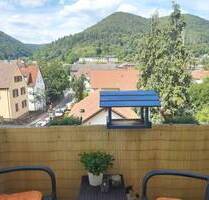 Helle 2-Zimmer-Wohnung mit Balkon - Lambrecht