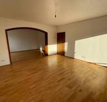 Schöne 5 Zimmer Wohnung in bevorzugter Lage mit Balkon & Garage - Bad Rothenfelde